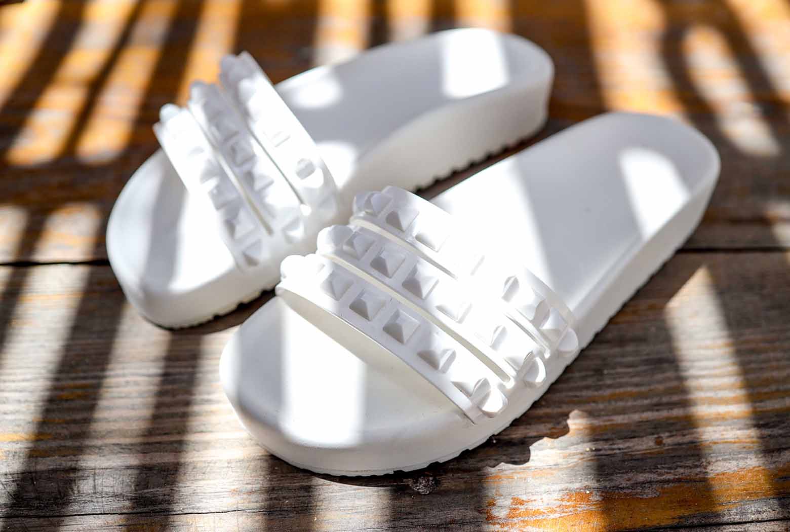 Elevate Your Style with Jelly Sandals: A 2025 Fashion Statement