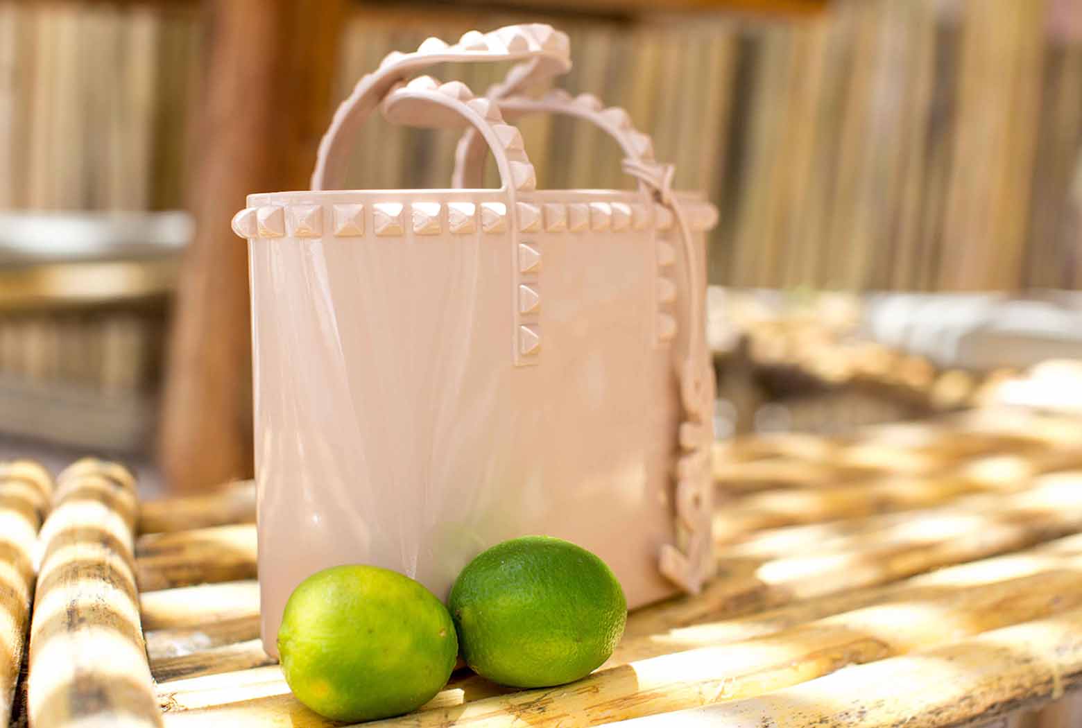 Stylish jelly bags for women for beach lovers from Carmen Sol. Trendy Jelly Large jelly purse for vacation lovers.