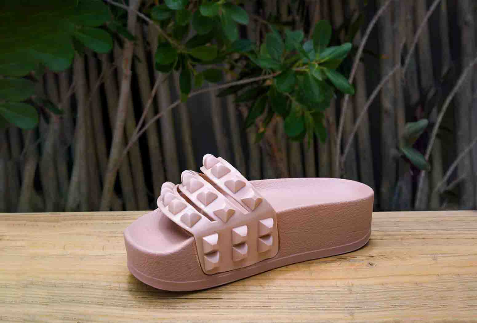 Elevate Your Look with Platform Sandals & Embrace Jelly Sandals Comfort