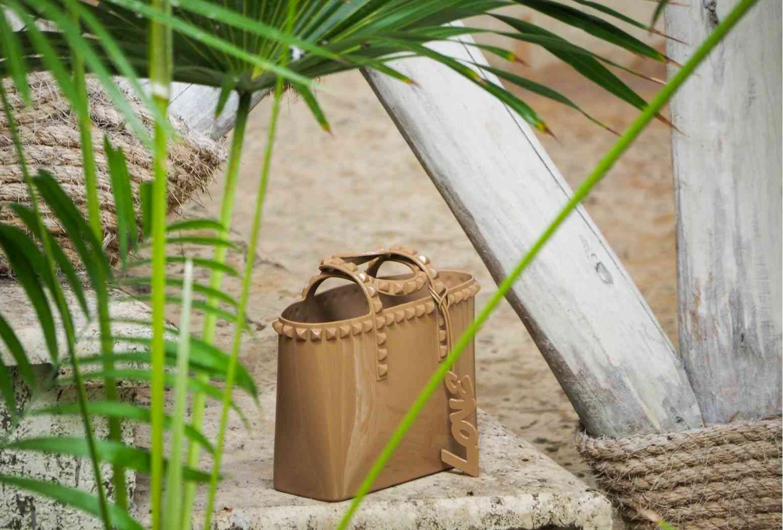 Chic Mini Tote Bags: The Must-Have Fashion Accessory of 2023