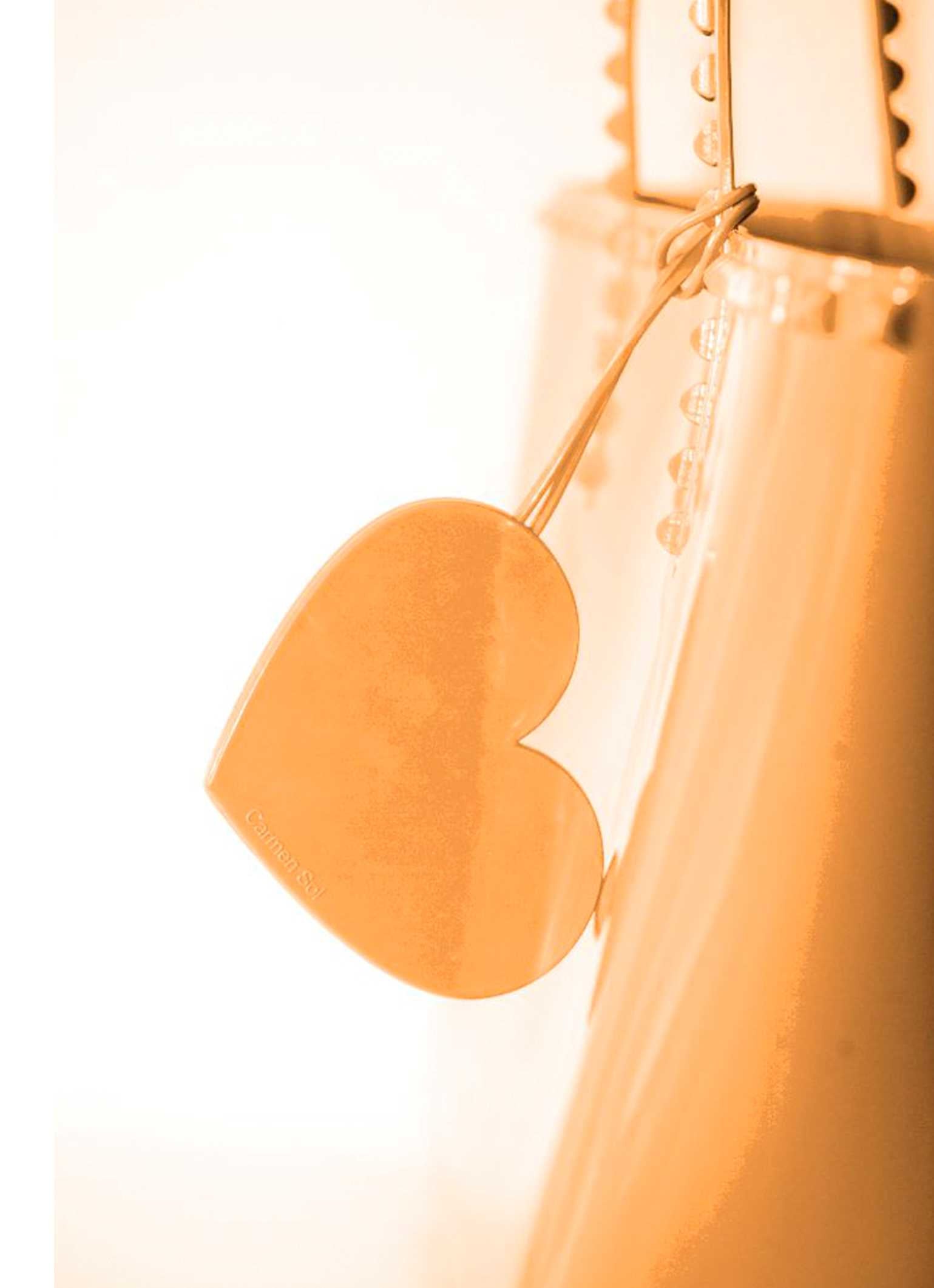 Rose scented Cuore purse charms in color nude