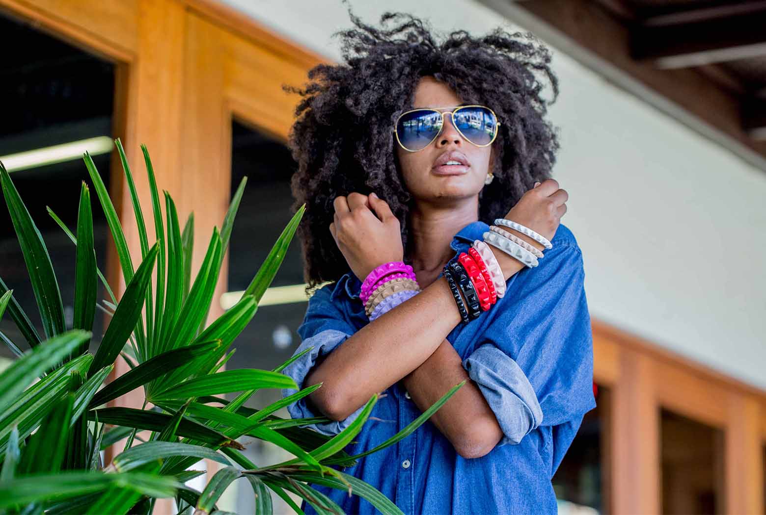 Weekend Escape Style: Jelly Bracelets & Sunglasses Made for Summer