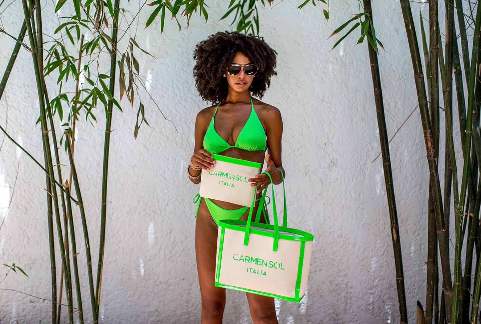 15 Gifts for Women Who Travel in Bright Style