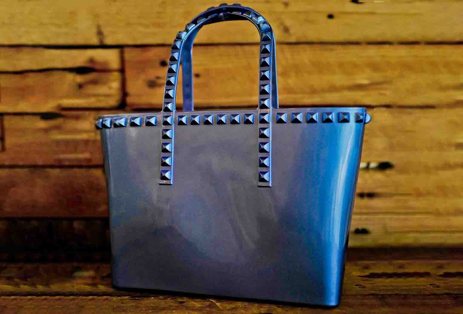 Dive into Fashion: Jelly Bags That Will Make You Stand Out