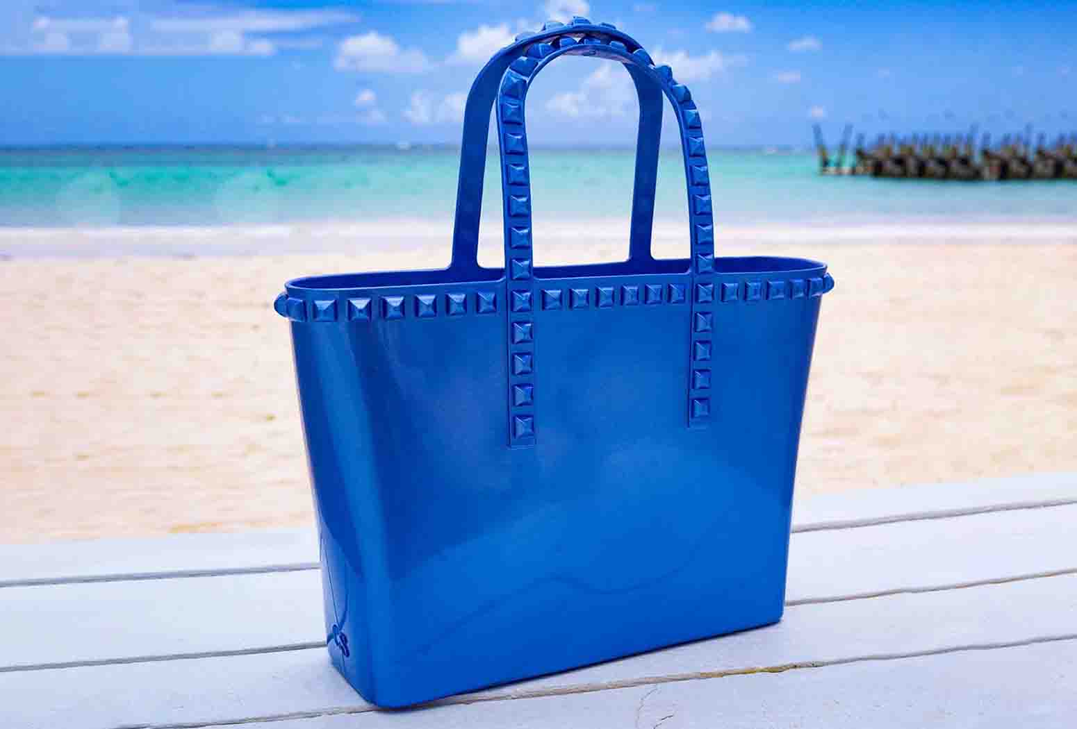 Seaside Chic: The Ultimate Beach Bag Collection
