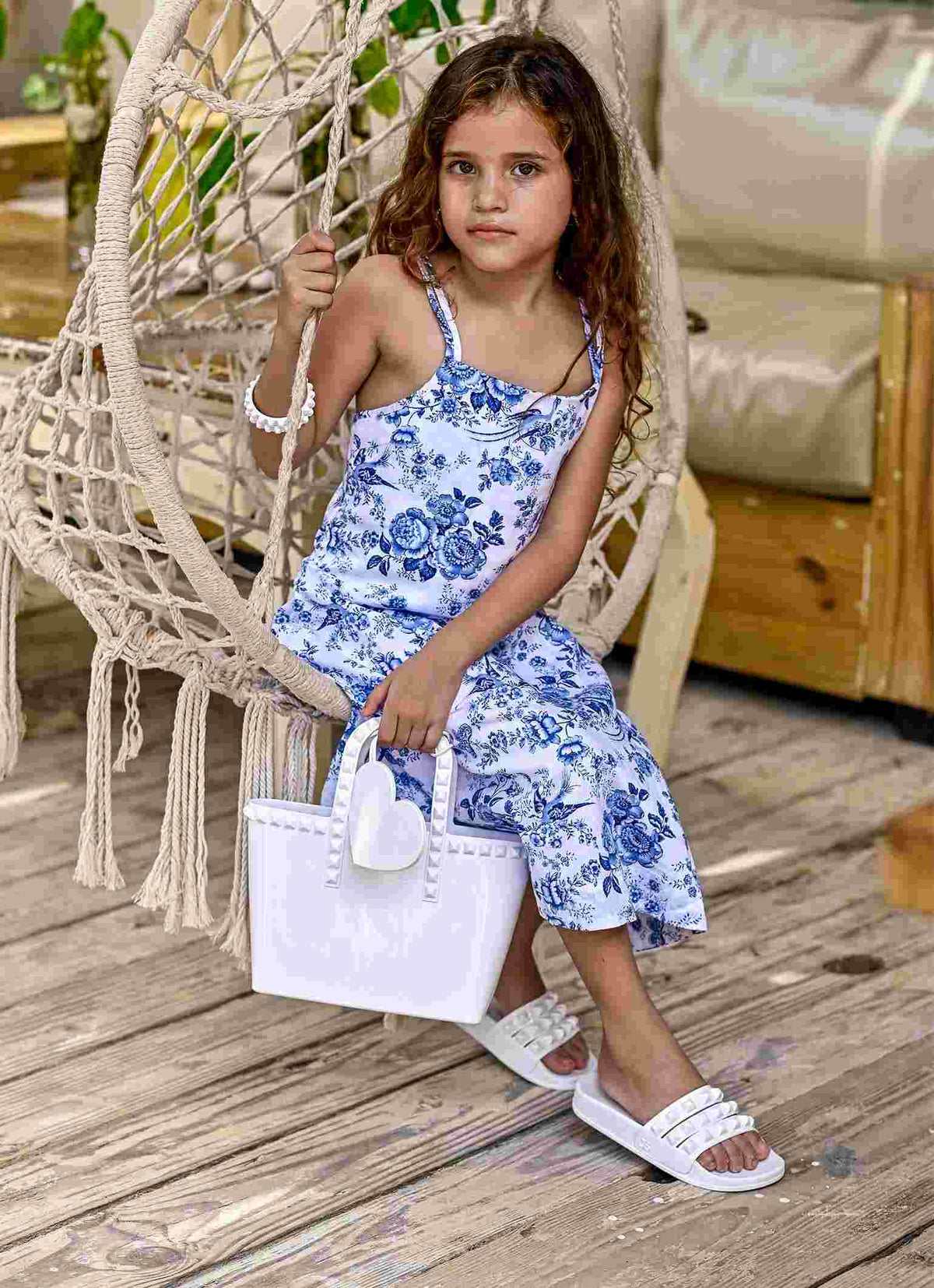Minicarmensol White franco kids shoes with mini micro tote, jelly kids bracelet for perfect outfit.