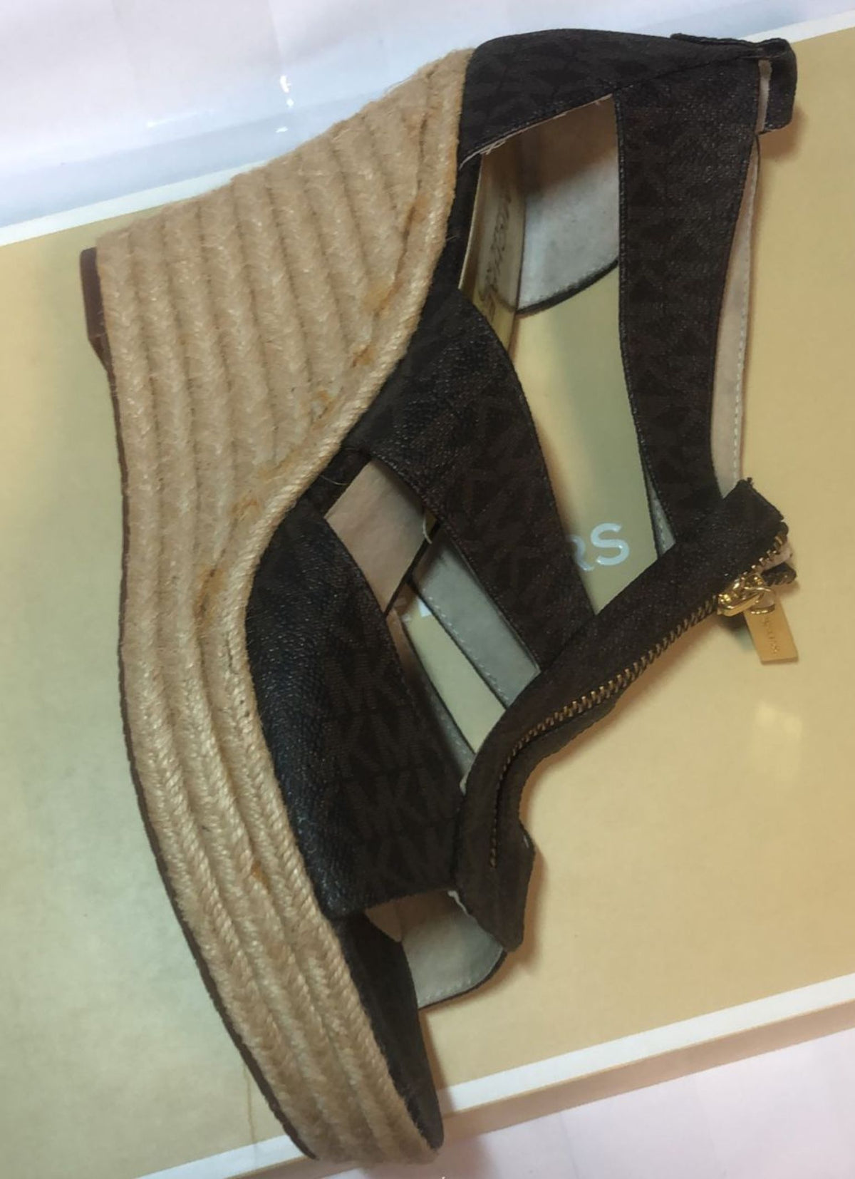 Michael Kors summer platform sandal on high raffia wedge heel, casual and stylish for vacation looks, size 11.
