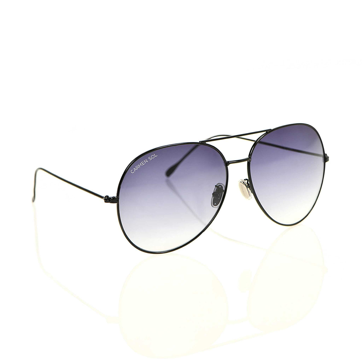 Black aviator sunglasses with gradient lenses 