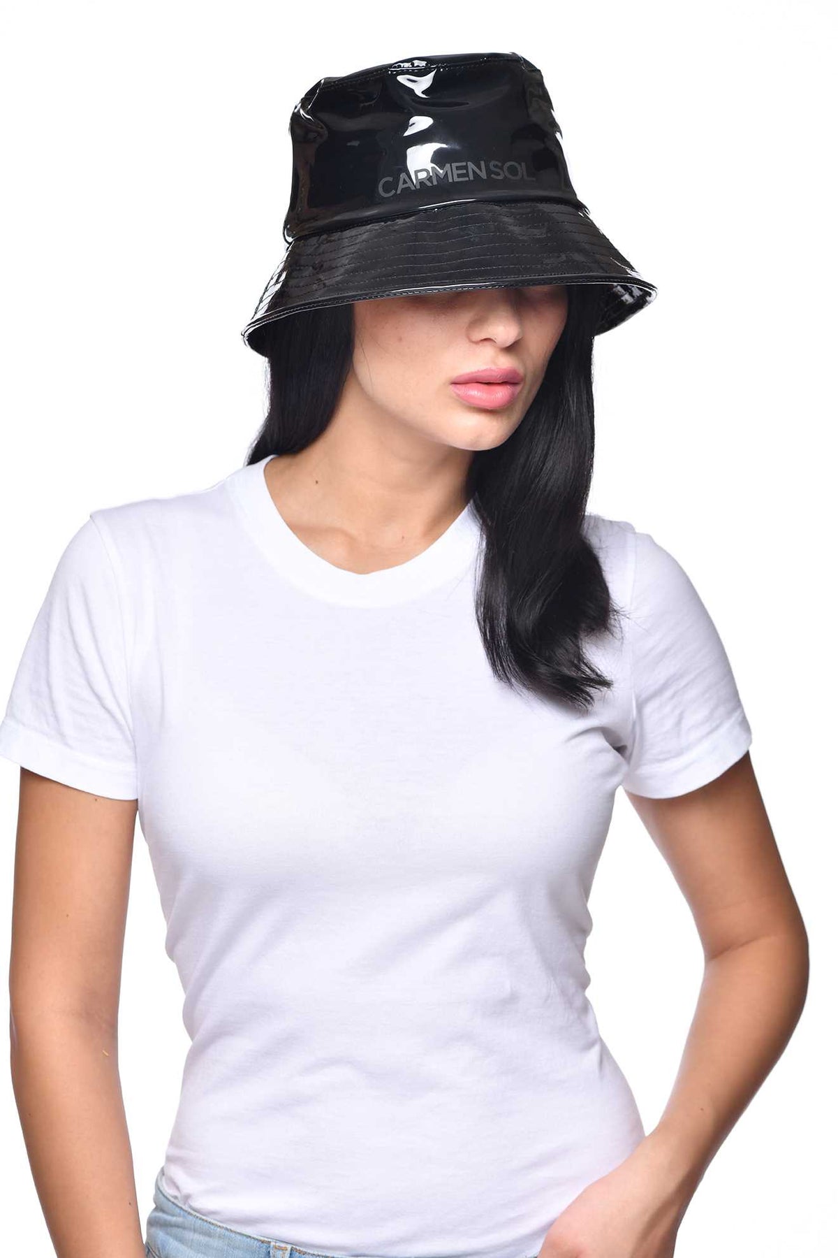 Women wearing Raquel jelly black bucket hat from Carmen Sol
