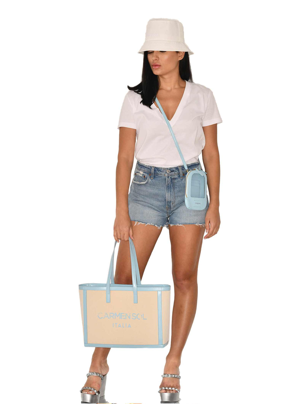 large tote bags for women in baby blue paired with Gio smartphone holder from Carmen Sol
