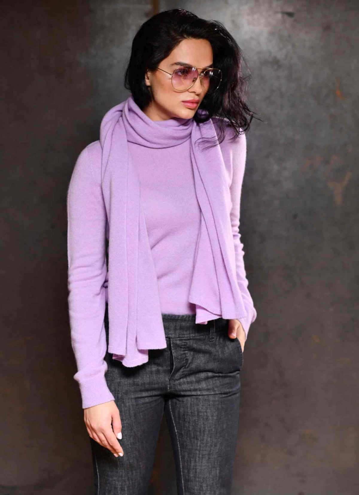 Cervinia cashmere scarf in color violet paired with matching cashmere