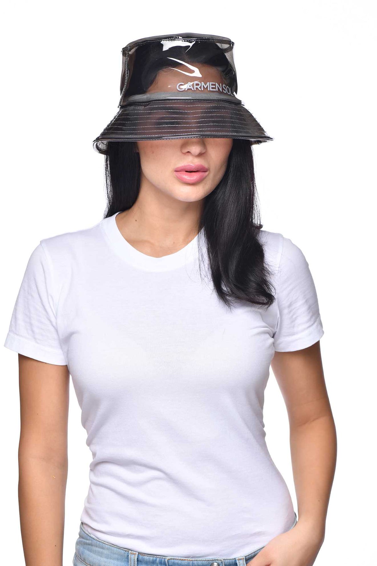 Waterproof Carmen Sol bucket hat outfit in color grey