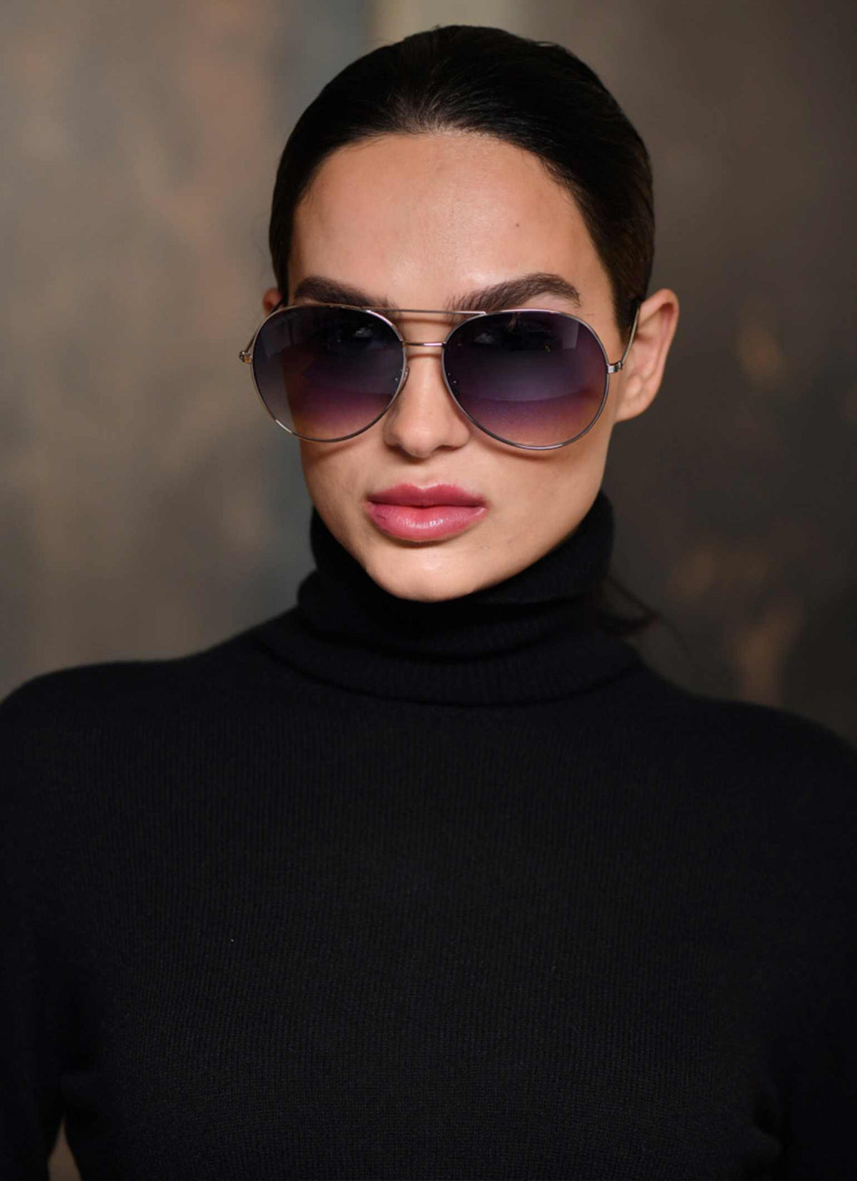Women sunglasses aviator with cashmere black sweater