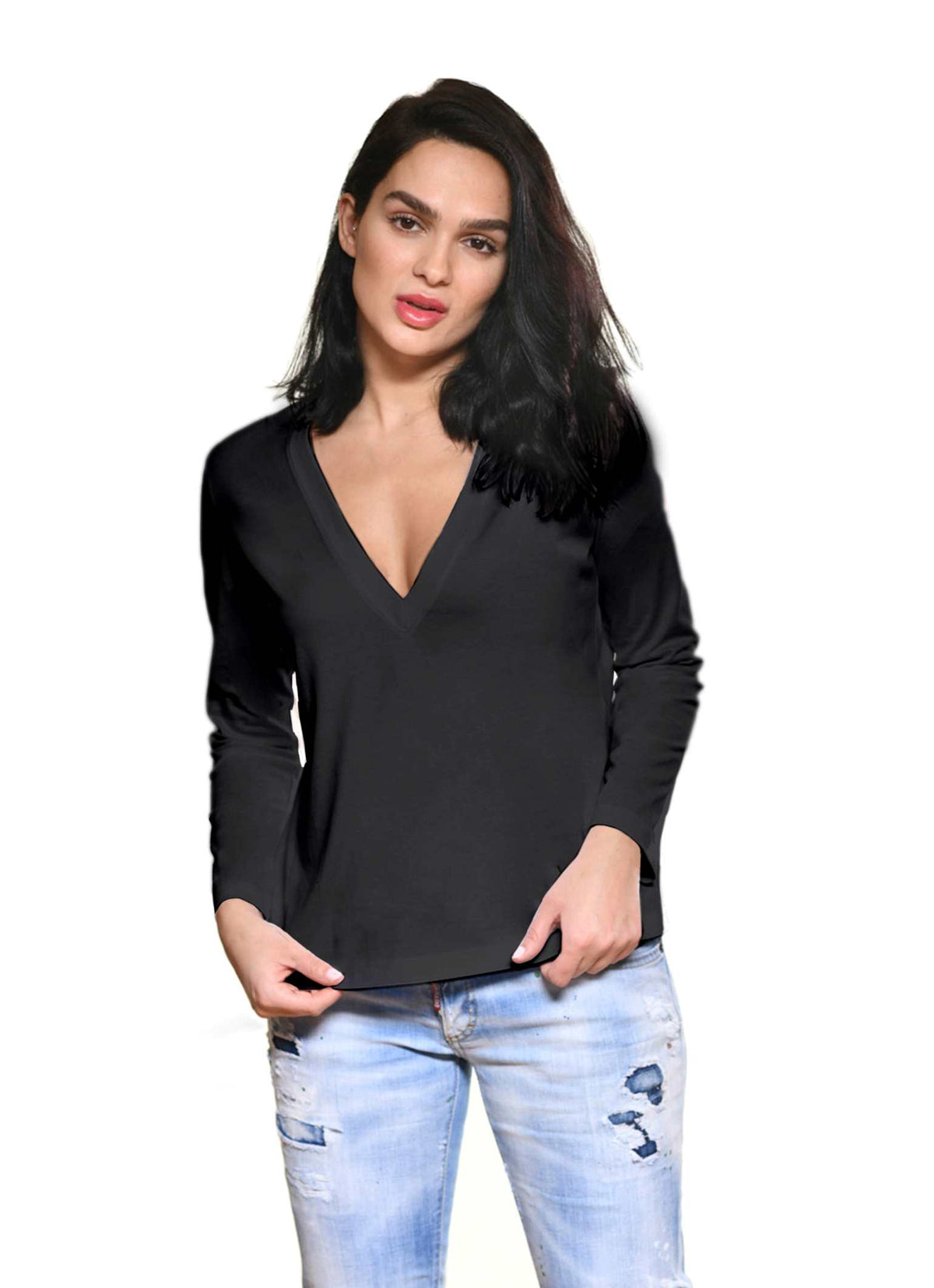 Black Carmen Sol long sleeve tee in round neck paired with jeans