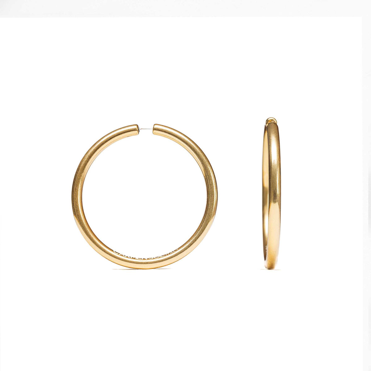 Gold hoop earrings Adorn yourself with golden circles ffrom Carmen Sol earrings for women