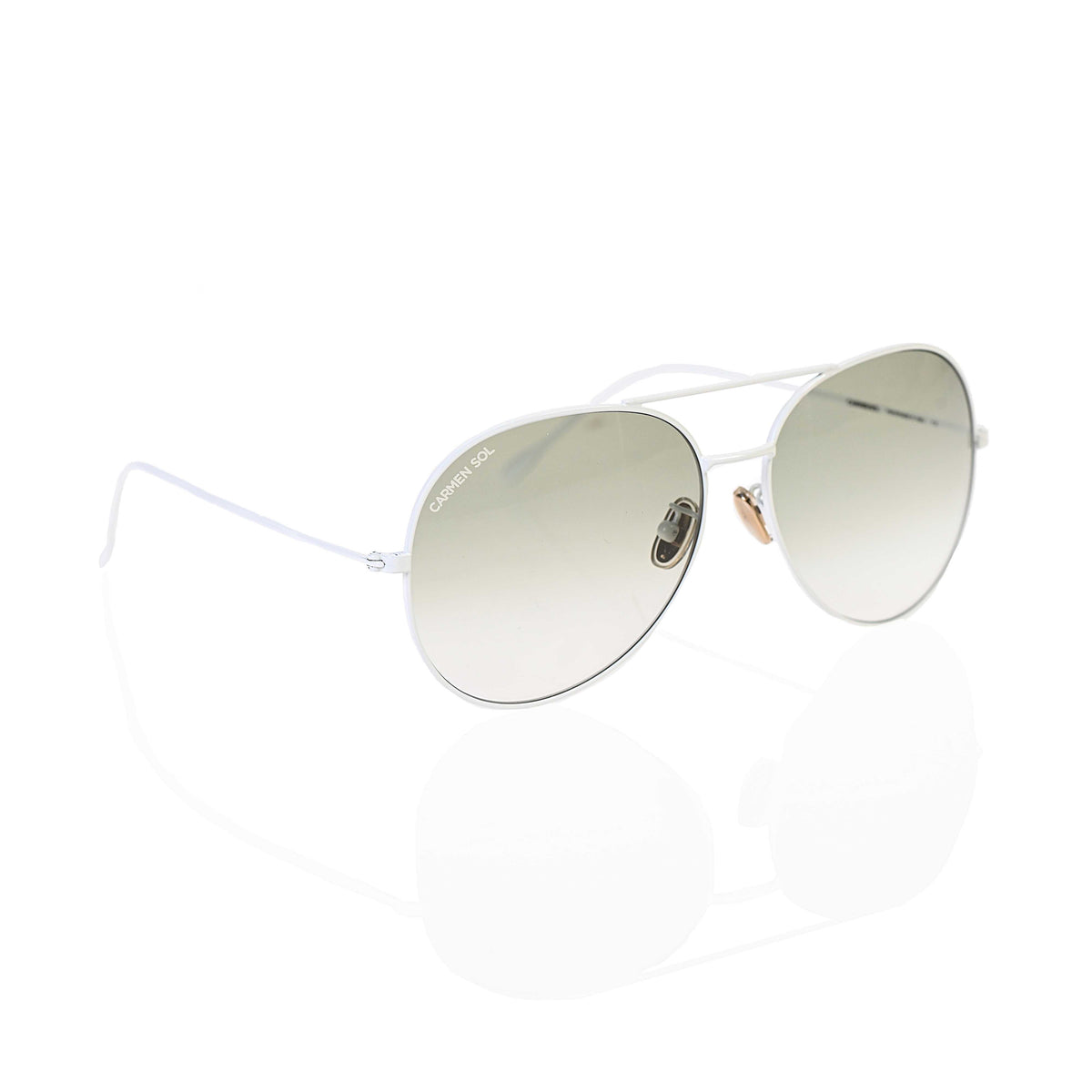 Green sunglasses with white frame avaiator perfect for street look from carmen sol