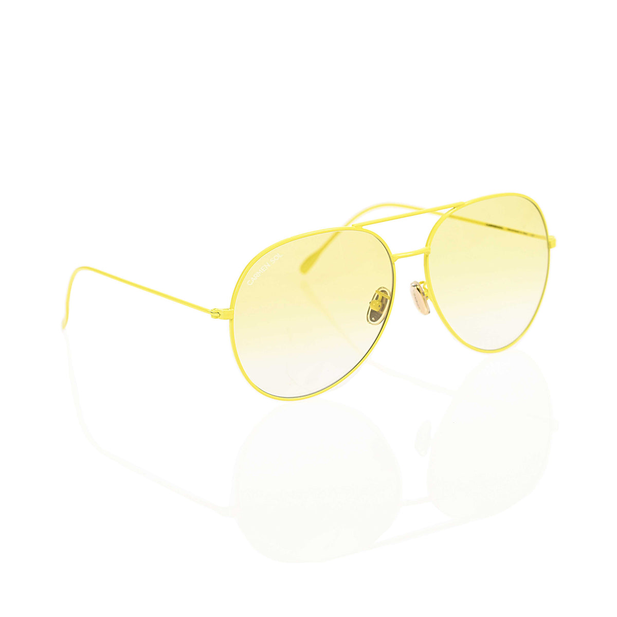 Yellow aviators attracts the crowd. Carmen sol aviator sunglasses for vacation lovers.